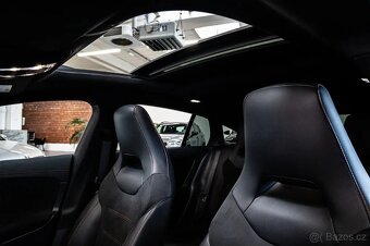 Mercedes-Benz CLA - 12