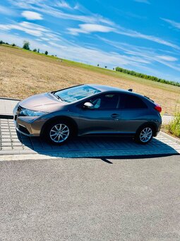 Honda Civic 2014 1,8i 9g - 12