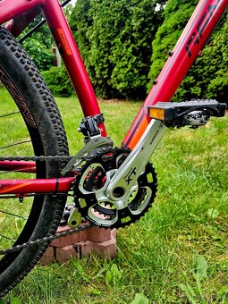 Horske kolo Genesis 29 - 12