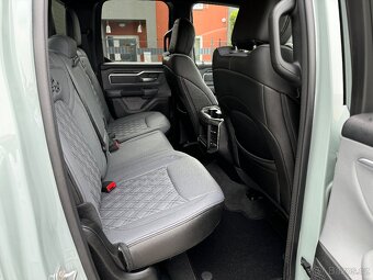 DODGE RAM HEMI ROUGH COUNTRY MINT LPG - 12