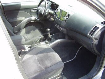 OUTLANDER 2.0 DI-D, motor VW BSY 103kw 4x4, 6 rychl., PĚKNÝ - 12