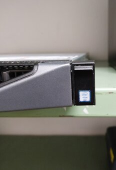 Dvousocketový rackový server DELL PowerEdge R630 - 12