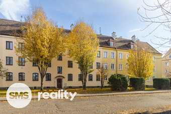 Výjimečný byt 4+1 se zahradou - 12