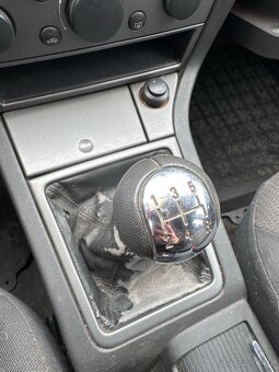 Opel Signum 2.2 DTI 16V 92kW CZ - 12