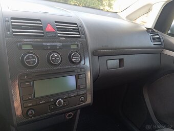VW Touran 1.9 TDI 77kw 7 místní - 12