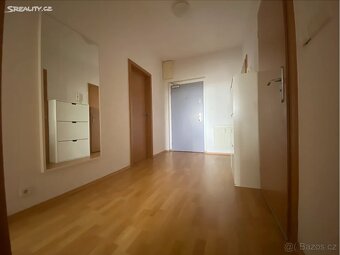 Pronájem bytu 2+kk 72 m² Praha, Na Slatince s garážovým stan - 12