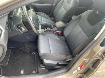 Citroën C4 1,6 VVti  CITROËN C4 (2011) - 12