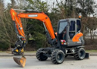 Kolový bagr Doosan DX57W ROTOTILT - 12