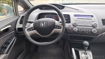 Honda Civic 1.8i Sedan Automat / 52tis.km / Nová STK / Kůže - 12