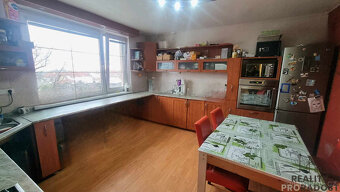 Prodej rodinného domu 150 m2, pozemek 640 m2 - 12