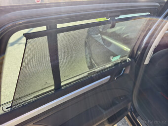 Škoda Superb 2.0 TDI, 103 kW elegance kombi, černá metalíza - 12
