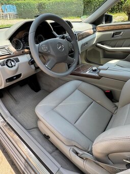 Mercedes-Benz E 250 CGI, benzín 150 kW, 7místná verze - 12
