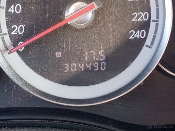 Subaru  Legacy 2,0  kombi - 12