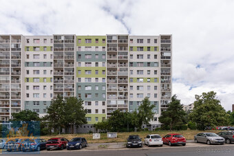 Světlý byt 1+kk, 30,4 m² + sklep, v osobním vlastnictví, Pra - 12