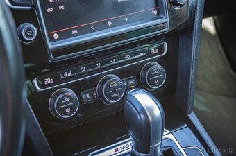 Volkswagen Passat Variant 2.0 BiTDI Highline 4Motion DSG - 12