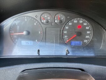 VW Transporter T5( pohřební automobil) - 12