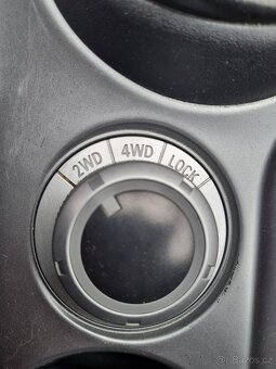 Mitsubishi Outlander 2.2 HDI 115 kW, původ ČR - 12