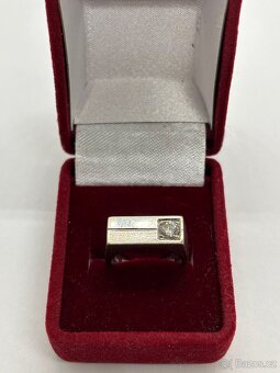 Zlatý prsten s briliantem 0.20 CT - 12