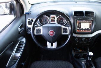 Fiat Freemont z roku 2014 - 12