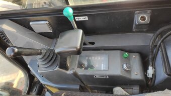 Bagr Takeuchi TB23 + vrták + kladivo + 4 lyžice. - 12