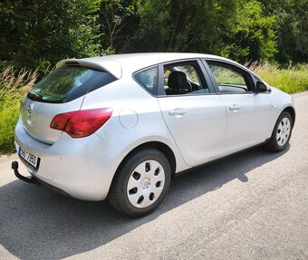OPEL ASTRA 1.6 BENZÍN, ROK 2010, NAJETO 118.700 KM - 12