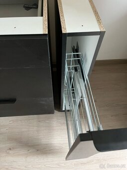 Prodám kuchyňskou linku, černá, matná, NOVÁ - 12