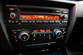 BMW 318i Touring 105kW, M paket, 2x ALU, SENZORY,VÝHŘEV,ŠÍBR - 12