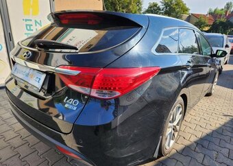 Hyundai i40 2.0-GDi-benzín-NAVI-KAMERA - 12
