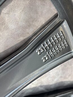 Orig.alu Bicolor Volvo XC60 235/55R19 více sad - 12