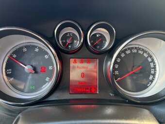 Opel Zafira 2.0tdci 96kw - 12
