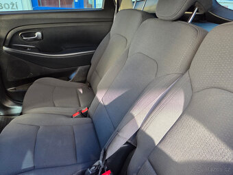 Kia Carens 1.7 CRDI 2015 107 000 km - 12