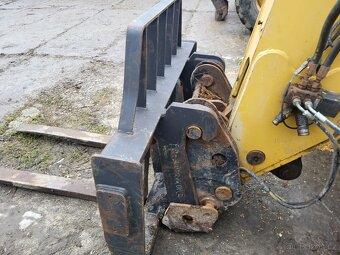 CATERPILLAR TH 330 B 4X4 - 12