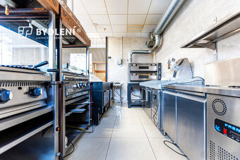 Pronájem vybavené restaurace s terasou - 12