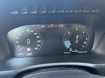 Volvo XC90 D5 2.0 AWD 173kW - 12