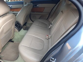 Jaguar XF 3.0 D - 12