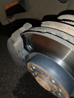 VW Passat 1.9 TDI 77kw bxe - 12