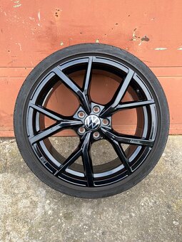 VW Golf 8 R GTI Top stav - 12