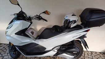 Honda PCX 125 Pearl Cool White - 12