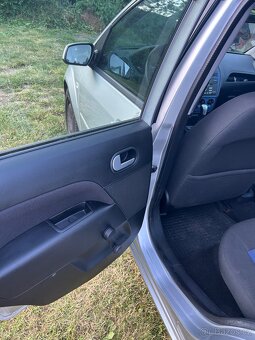 Ford Fiesta 1,3 benzin, rv 2008, 94tkm, nová stk - 12