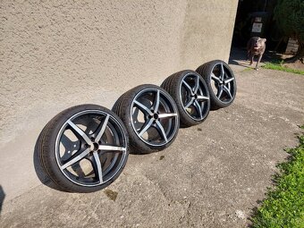 OZ RACING R18 - 12