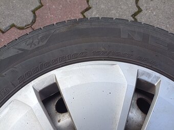 Zimní pneu Nexen 205/65 R16C 107/105T. - 12