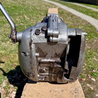 Jawa ČZ 150 352 kývačka - motor - 12