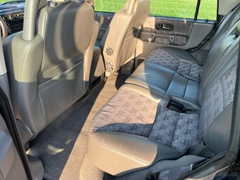 Land Rover Discovery 2 TD5 - 12