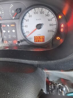 Renault Kangoo 1.5 dCi (48 kW), r.v. 2005 – 5 míst - 12