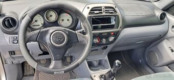 Rav 4 2.0 benzin 110 kw 4x4 bez korozie z Francuzska - 12