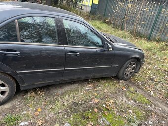 Mercedes Benz w203 2.0d 2003 sedan - 12