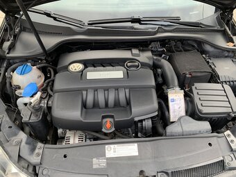 Volkswagen Golf 1.6 16V 75kw - 12