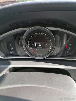 Volvo V40, D3 Cross Country Momentum - 12