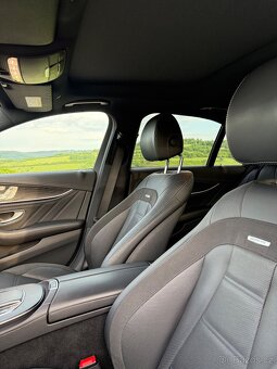 Mercedes-Benz E53 AMG r. 2022 - 12