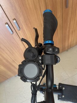 Prodám elektrokoloběžku Bluetouch BT2000 téměř nová - 12
